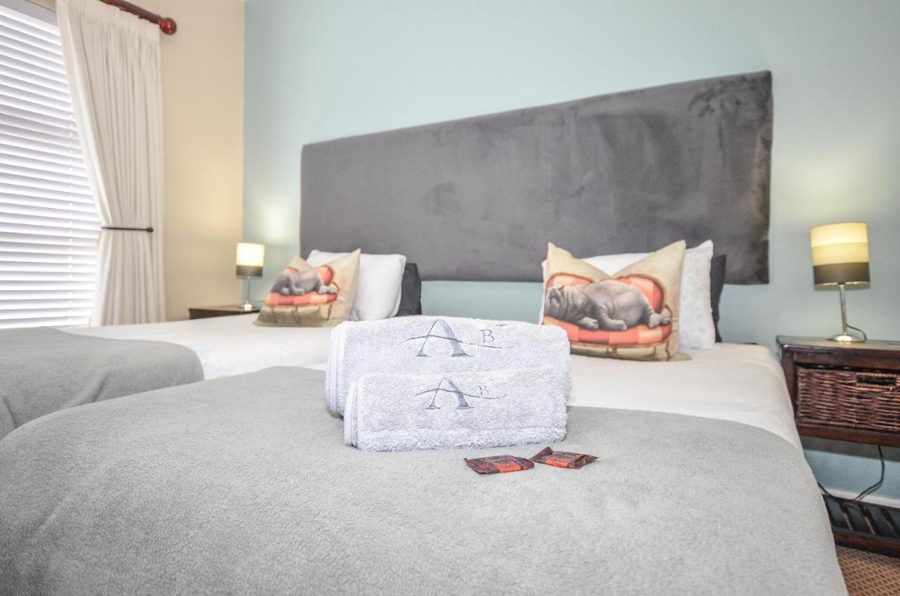 Hotel Atlantic Breeze à Le Cap Extérieur photo
